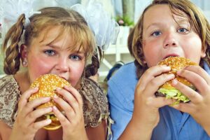 Diyetisyen ve Psikolog M. Berrin Ak Atiş, “Çocukluk ve ergenlik döneminde obezite çarpıcı düzeye ulaştı”