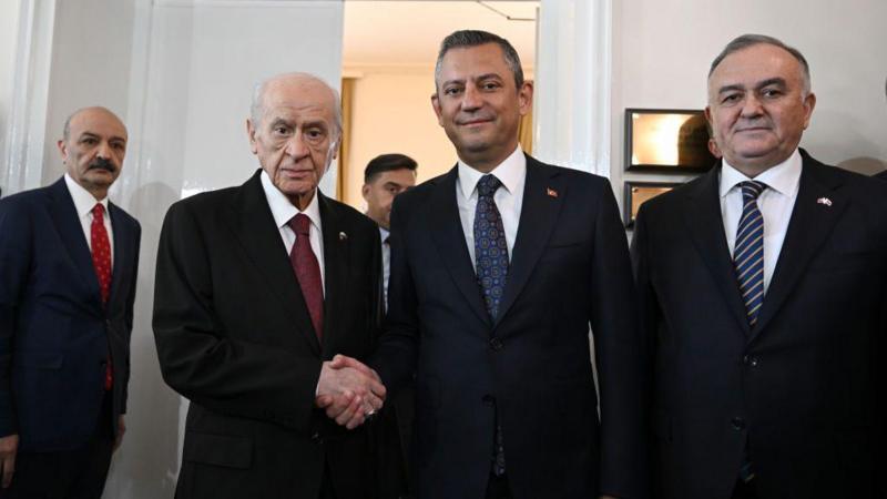 Özgür Özel, Bahçeli’ye Sinan Ateş’in eşi Ayşe Ateş’in mesajını iletti