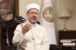 Diyanet İşleri Başkanı Prof. Dr. Erbaş, “Sapkın ideolojilerin, marjinal akımların en büyük hedef kitlesi gençlerdir”