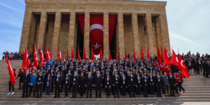 Bakanı Dr. Osman Aşkın Bak, 19 Mayıs dolayısıyla Anıtkabir’i ziyaret etti