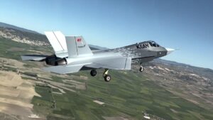 Milli muharip uçak KAAN ikinci kez gökyüzü ile buluştu