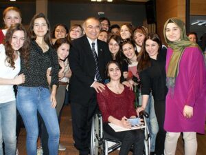 Prof. Dr. Nevzat Tarhan: ““Evlilik bir yolculuğa çıkmaktır””