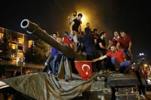Cumhurbaşkanı Ersin Tatar, Türkiye’de gerçekleşen 15 Temmuz darbe girişimi ve Yunan Cuntası’nın Kıbrıs’ta gerçekleştirdiği darbenin yıldönümü dolayısıyla mesaj yayımladı