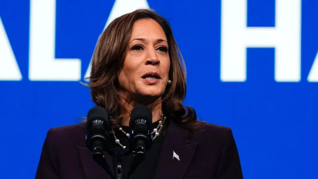 Kamala Harris’in ekibi, basın bülteninde Trump’ı ’78 yaşındaki bir suçlu’ olarak nitelendirdi