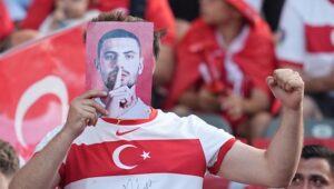 Berlin’de Merih Demiral’a büyük destek
