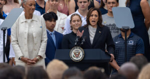 Kamala Harris ‘Sokak Kavgasına’ Hazır mı?