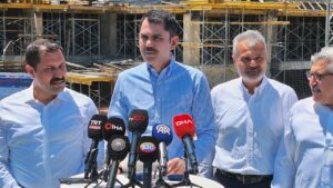 Bakan Murat Kurum, Hatay’da konuştu: “Vatandaşlarımızın sorunlarını çözene kadar masadan kalkmıyoruz”