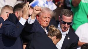 Mitingde açılan ateşte yaralanan Donald Trump’ın durumu iyi