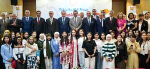 Bakan Tekin, “Yedi kıtadan Türkiye’ye Yaz Eğitimi Etkinlikleri’ne” katılan öğrencilerle buluştu