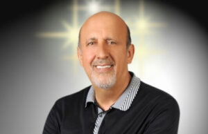 İki ünlü yazarın duayen gazeteci İlhan Karaçay’la ilgili onur verici yayınları