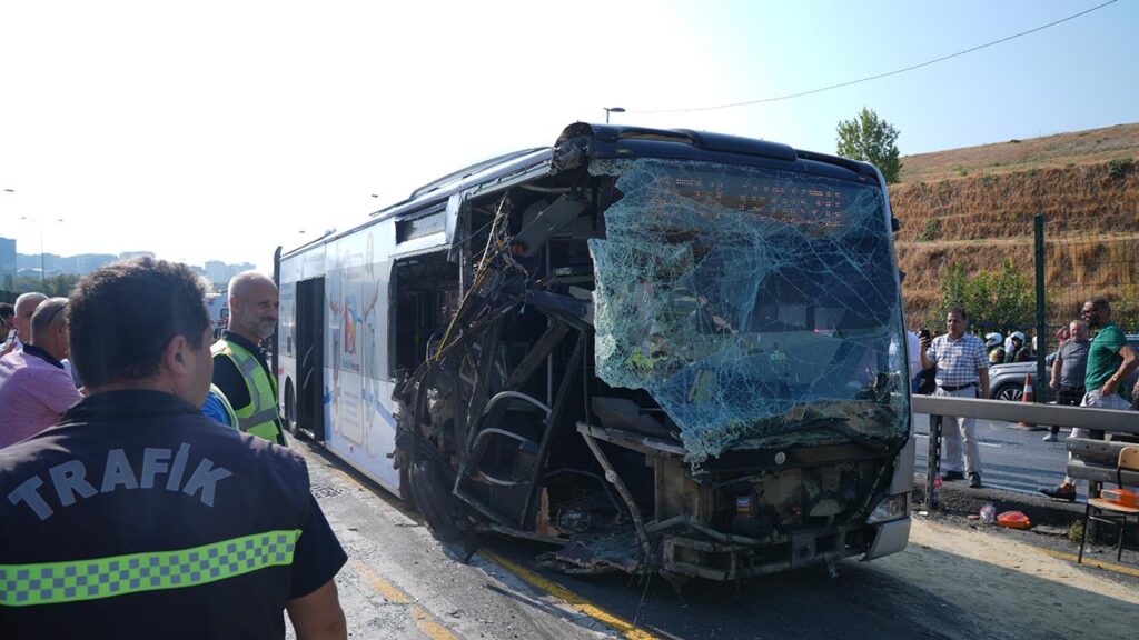 Metrobüs kazasıyla ilgili 5 tutuklama
