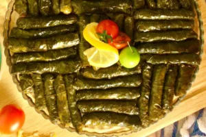 Haftanın yemeği: Zeytinyağlı yaprak sarması tarifi