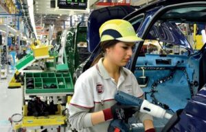 Sanayi ve Teknoloji Bakanı Kacır, “Otomotiv üretimimiz yıllık 357 binden, 1,5 milyona yükseldi”