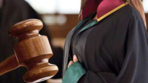 Gurbet ellerde olağanüstü başarılar elde etmiş birçok Türk’ten biri Avukat Esin Çiftçi