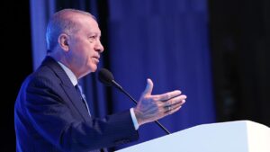 Cumhurbaşkanı Erdoğan: Bu kılıçları kime çekiyorsunuz?