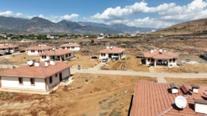 Yıl sonuna kadar 30 bin köy evinin teslim edilmesi hedefleniyor
