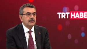 Bakan Tekin: Müfredatımız milli ve manevi değerleri içeriyor