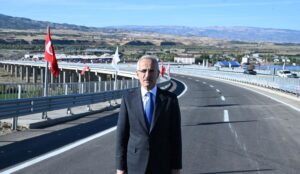 Ulaştırma ve Altyapı Bakanı Uraloğlu, “İki dev projede imzalar 14 Ekim’de atılıyor”