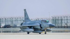 Azerbaycan’ın JF-17 talebi: Türkiye kilit rol oynayabilir