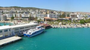 Mersin’in küçük liman kasabası Taşucu Lübnan’dan kaçanlar için geçiş noktası oldu