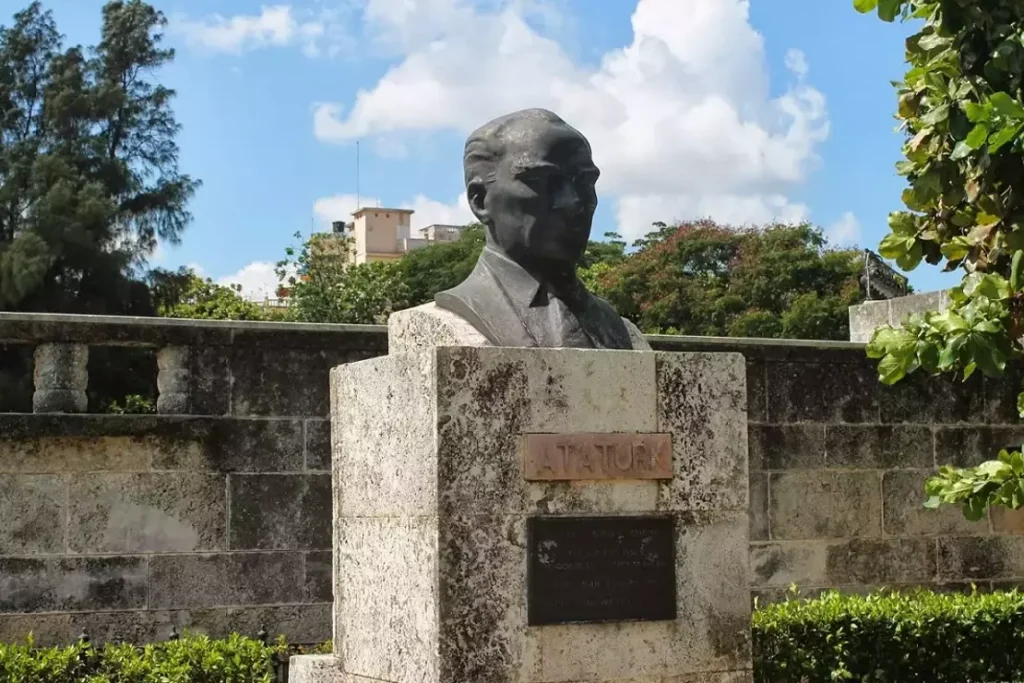 Dünyada Atatürk’ün isminin verildiği ve anıtının yapıldığı ülkeler -IV-
