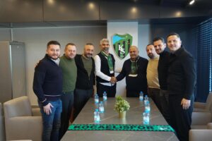 Kocaelispor kulübü İsmet Taşdemir ile el sıkıştı…