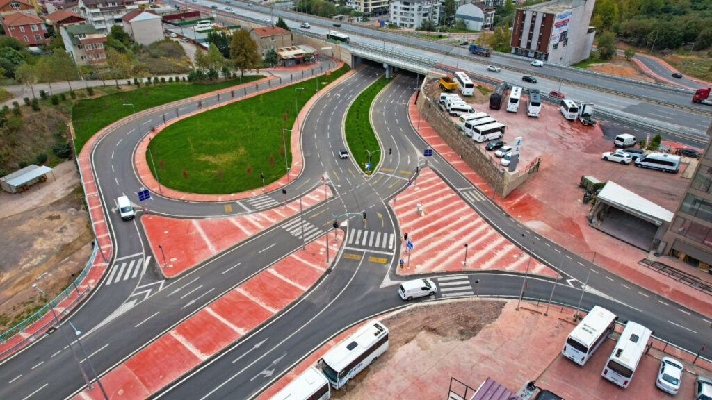 Kocaeli Büyükşehir’den, Derince-Körfez’e tablo gibi yol