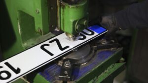 Plaka tescil işlemlerinde artık notere gitmeye gerek kalmayacak