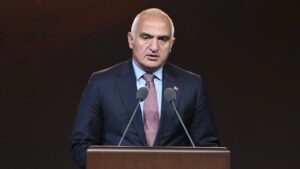 Kültür ve Turizm Bakanı Ersoy: Kartalkaya’daki otelde 2 adet yangın merdiveni var