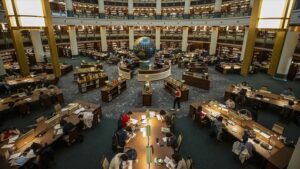 Cumhurbaşkanlığı Külliyesi içinde yer alan ve özellikle öğrencilere hitap eden Beştepe Millet Kütüphanesi, EGO otobüsleriyle erişim kolaylığı