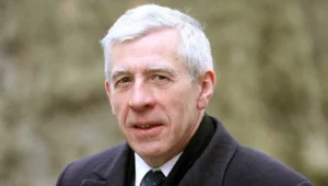 İngiltere Eski Dışişleri Bakanı Jack Straw, Türkiye ve KKTC’nin savunduğu iki devletli çözümü savundu