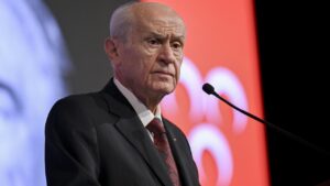 MHP Lideri Devlet Bahçeli, Mümtazer Türköne’nin erken seçim iddialarına çok sert tepki göster…