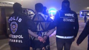 Kırmızı bültenle aranan 3 şüpheliden 2’si Türkiye’ye getirildi