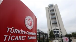 Ticaret Bakanlığı, gümrüklerde gerçekleşen işlemlere yönelik beyannamelerin sonradan yapılan kontrollerinde 3 bin 828 beyanname için 2.9 milyar liralık ceza kesti…