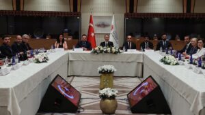 Altun, bakanlıkların basın müşavirleriyle buluştu