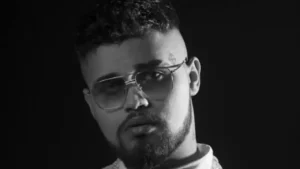 Türkiye’nin tanınmış rap sanatçılarından Lvbel C5, şarkılarında uyuşturucuya özendirme suçundan tutuklandı…