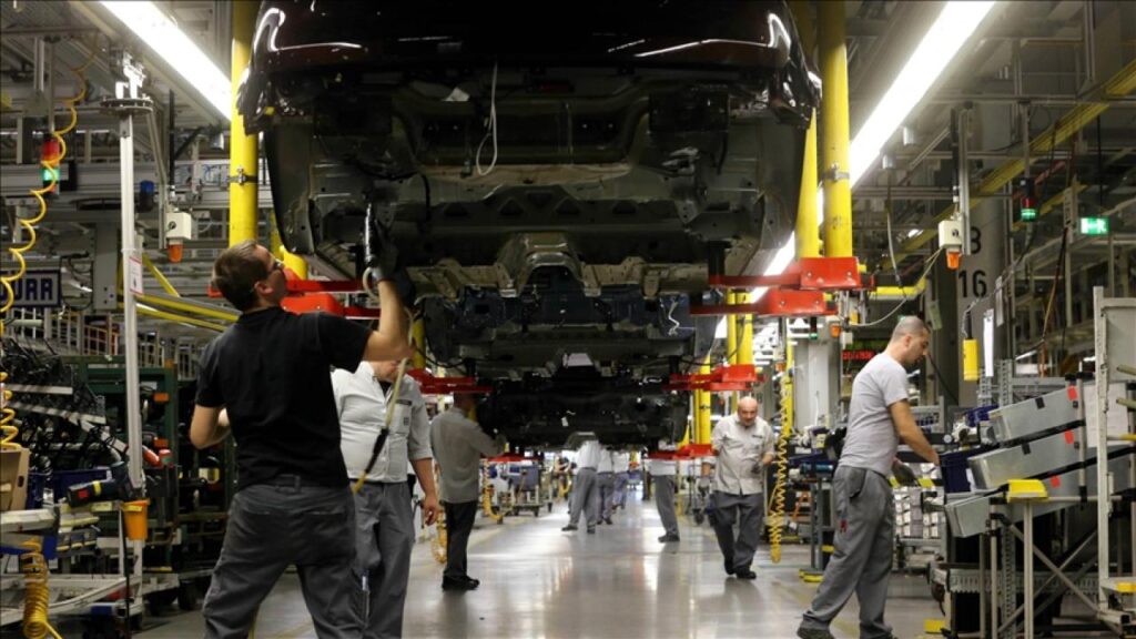 Allianz Trade’in araştırmasına göre, Washington ile Pekin arasındaki ticaret savaşı Alman sanayisinde önemli istihdam kayıplarına yol açabilecek…