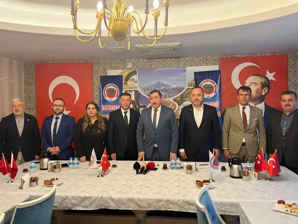 Kastamonu Belediyesi’ne ait özel hastane ruhsatı gündeme alınırken, eski belediye başkanı Galip Vidinlioğlu da açıklamalarda bulundu…