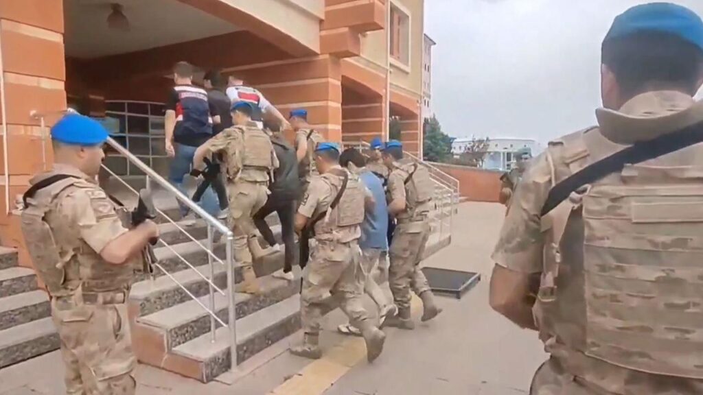 18 ilde DEAŞ operasyonu: 39 gözaltı