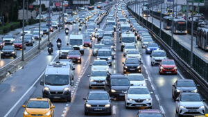 TÜİK açıkladı: Trafikte araç sayısı rekor artışla 205 bin arttı Türkiye’de trafiğe kayıtlı araç sayısı 32 milyonu geçti