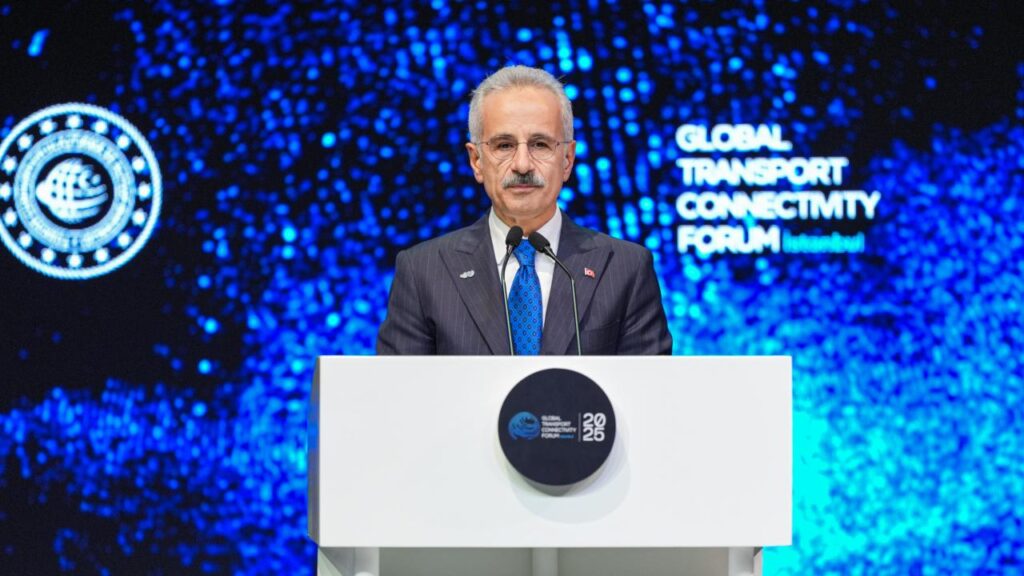 Bakan Uraloğlu, “Ülkemiz, sadece fiziki yolları birleştiren bir ülke değil, aynı zamanda güveni ve sürdürülebilirliği inşa eden bir ortaktır.”