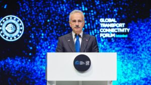 Bakan Uraloğlu, “Ülkemiz, sadece fiziki yolları birleştiren bir ülke değil, aynı zamanda güveni ve sürdürülebilirliği inşa eden bir ortaktır.”