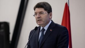 İstanbul Cumhuriyet Başsavcılığı’nca, Hazreti Muhammed’in karikatürünü yayımlayan dergiye adli soruşturma başlatıldı