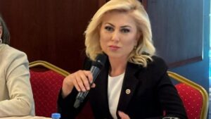 AK Parti İzmir Milletvekili Şebnem Bursalı’dan Çeşme’deki su krizi ile ilgili çok sert sözler