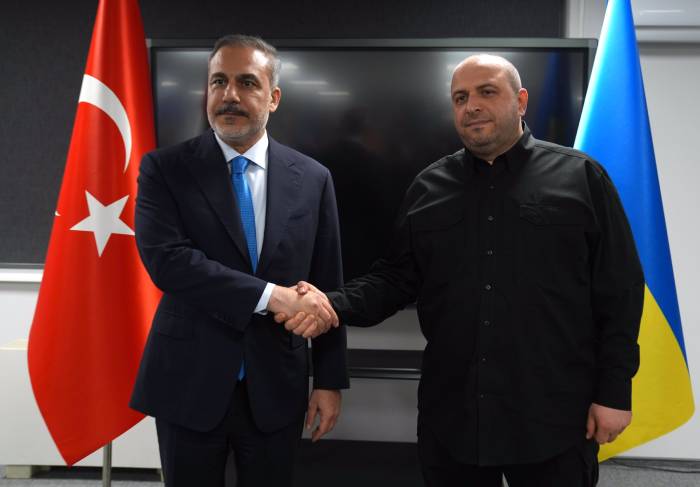 Türk eğitimli başmüzakereci Kırım Tatarı kökenli Rüstem Umerov