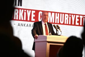 Zafer Partisi Genel Başkanı Prof. Dr. Ümit Özdağ, hukuksuz tutukluluğu sonrası ilk basın açıklamasını yaptı.