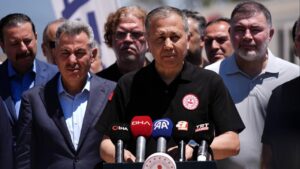 İçişleri Bakanı Yerlikaya: “İzmir’deki orman yangınlarında zarar tespiti bitenlere 16 milyon 898 bin lira destek ödemesi yapıldı”