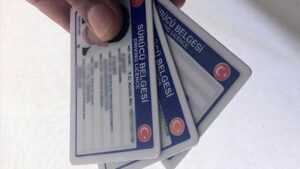 Eski tip sürücü belgesi kullanan 3 milyon 211 bin 157 kişi ay sonuna kadar ehliyetlerini yenilemezse, belgeleri geçersiz sayılacak.