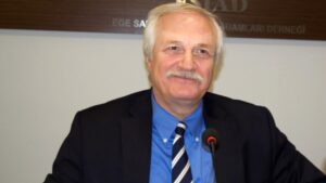 Eski CHP Genel Başkan Yardımcısı Murat Özçelik, CHP’den istifa etti