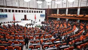 CHP’li kurmaylar eşit temsil ya da nitelikli çoğunlukla karar alma koşulu sağlanmazsa komisyona girmeyecek